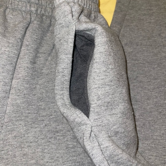 Fruit of the Loom Joggers - Picture 2 of 6